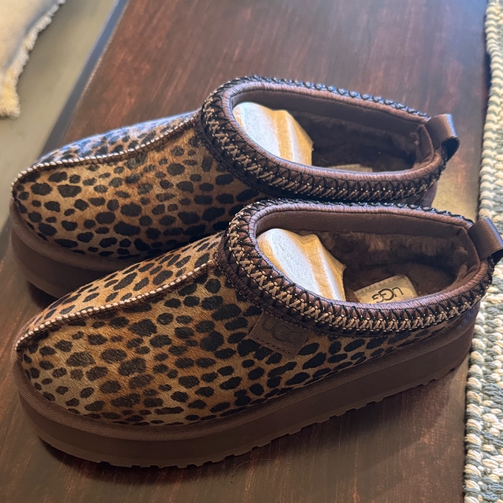 UGG Tazz Caspian Brown Leopard Print Platform slippers Shoes size 7 BNWT